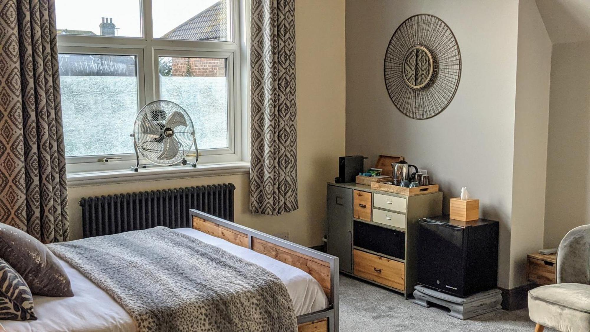 Oaklands Guest House Weymouth Room photo